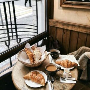 Café con medialunas for two - Buenos Aires